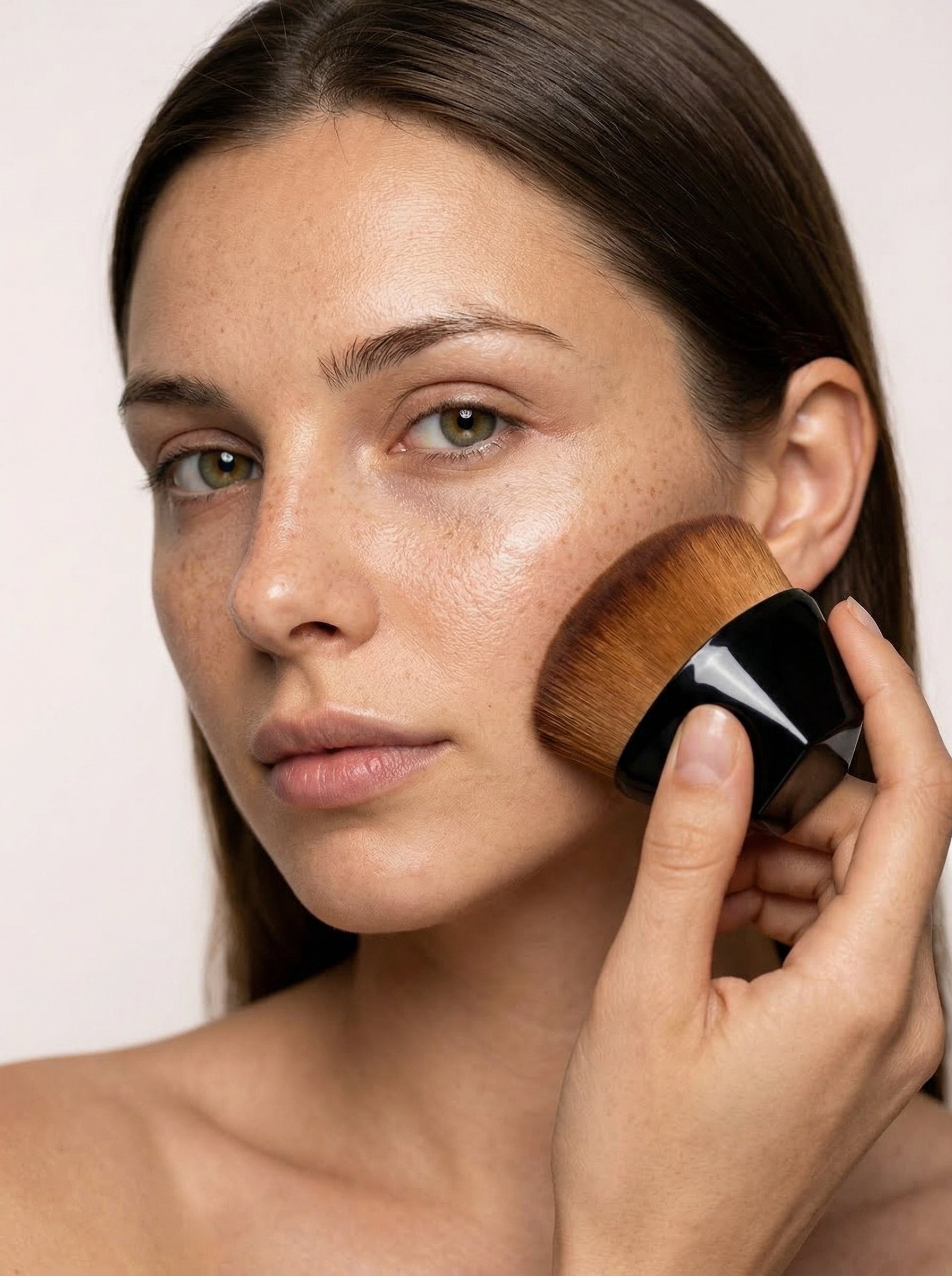 A_professional_beauty_202604081700.jpg