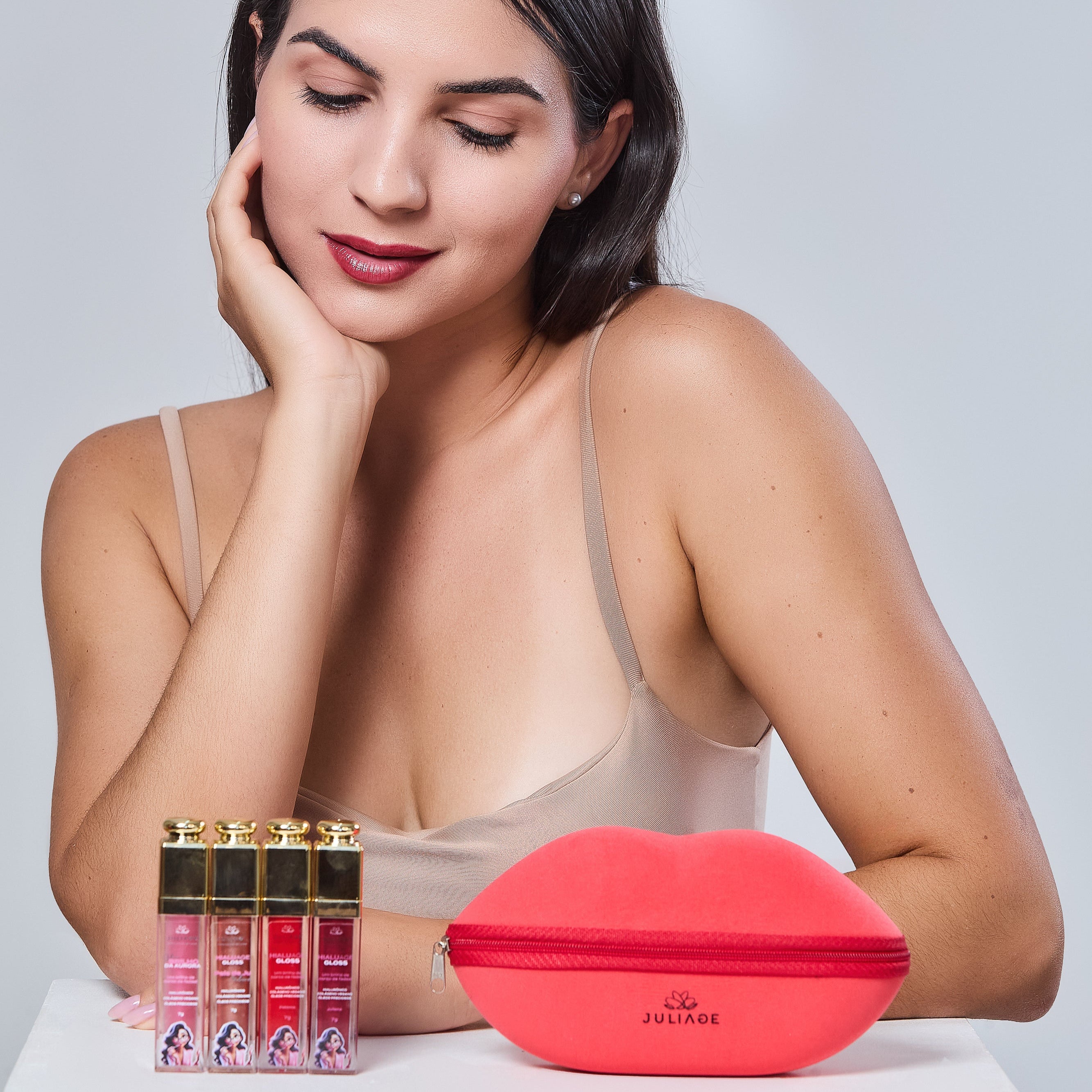 Gloss Hialuage: Hidratação Intensa e Brilho Sofisticado